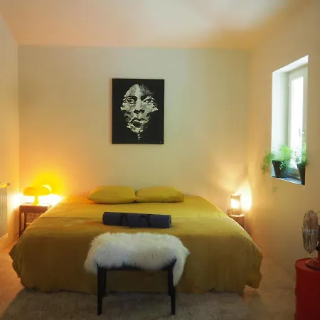 Moulin Bas, Pres De La Riviere Carnac-Rouffiac