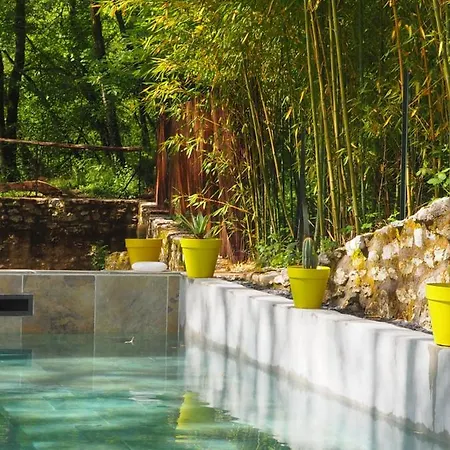 Moulin Bas, Pres De La Riviere Bed & Breakfast