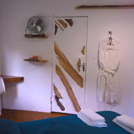 Moulin Bas, Pres De La Riviere Bed & Breakfast 3*