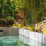 Moulin Bas, Pres De La Riviere B&B