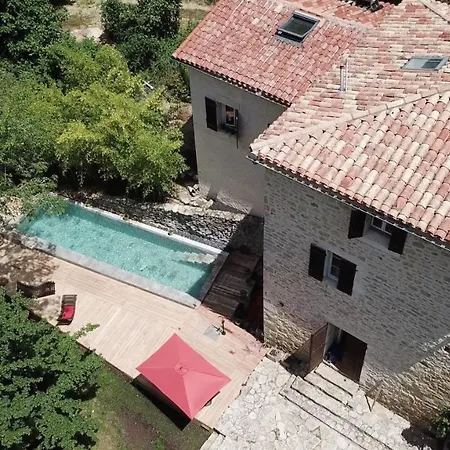 Moulin Bas, Pres De La Riviere Frühstückspension 3*