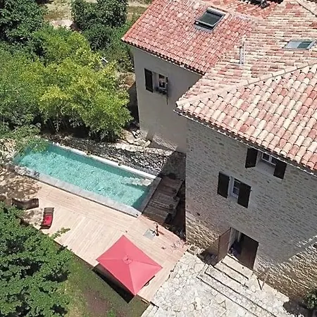 Moulin Bas, Prés De La Rivière 3*