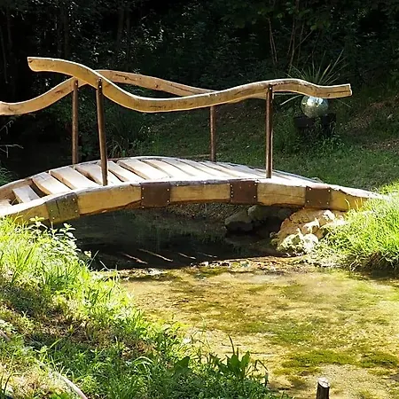 Moulin Bas, Prés De La Rivière Couette-café 3*