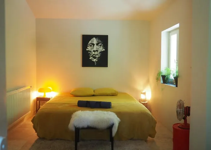 Moulin Bas, Prés De La Rivière Carnac-Rouffiac