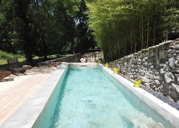 Moulin Bas, Prés De La Rivière Carnac-Rouffiac